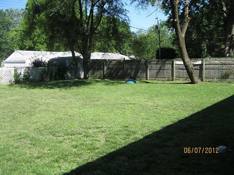 1417 Rose Dr — Photo 19