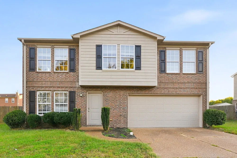 3 bed, 2.5 bath, 2042 sqft, $1,890 — Photo 1