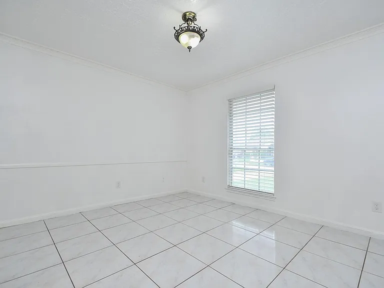 7714 Eichler Dr — Photo 6