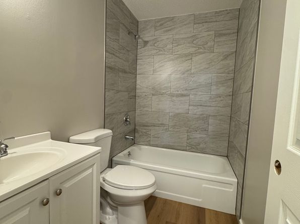 1709 NE White Dr APT A