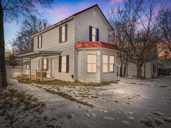 415 S Main St, Farmington, MO 63640