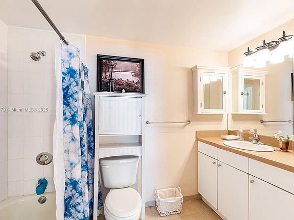 5th image of 1250 S Miami Ave #14