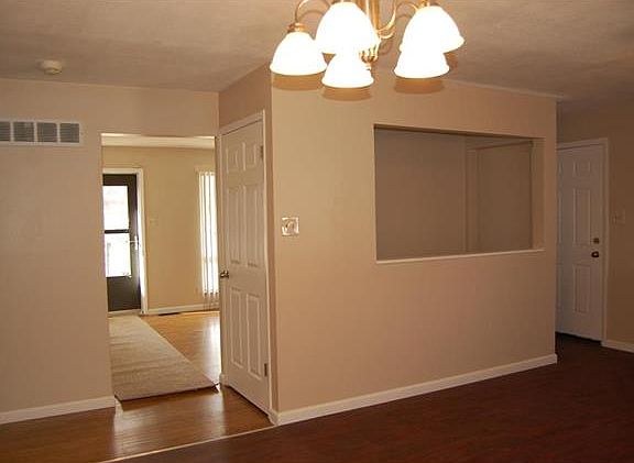 4th image of 2838 Cherry Point Ln