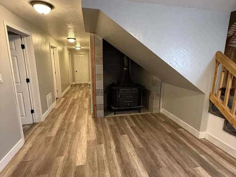 320 N 400 E — Photo 3