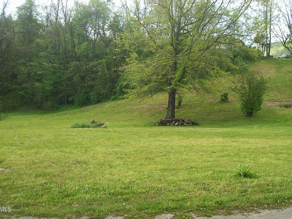 1st image of 215 Waddell Ln