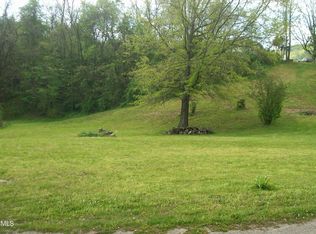 215 Waddell Ln, Caryville, TN 37714
