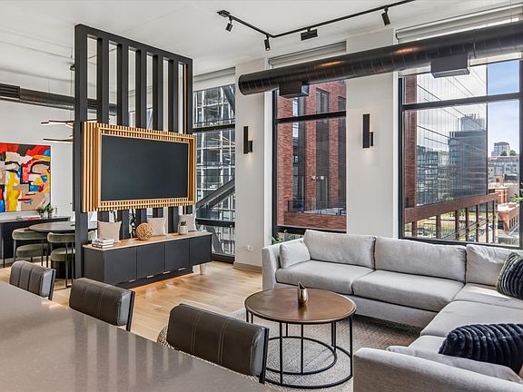 3rd image of 740 W Fulton St APT 614