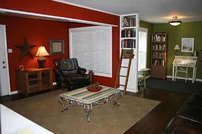 5th image of 501 S Weatherred Dr