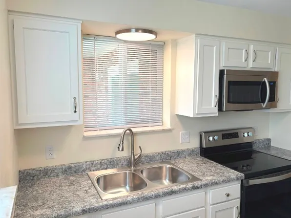 950 10th Ave, Irwin, PA 15642