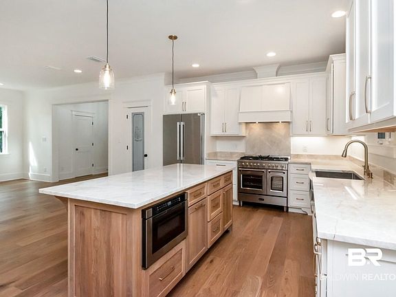 4th image of 312 Beall Ln
