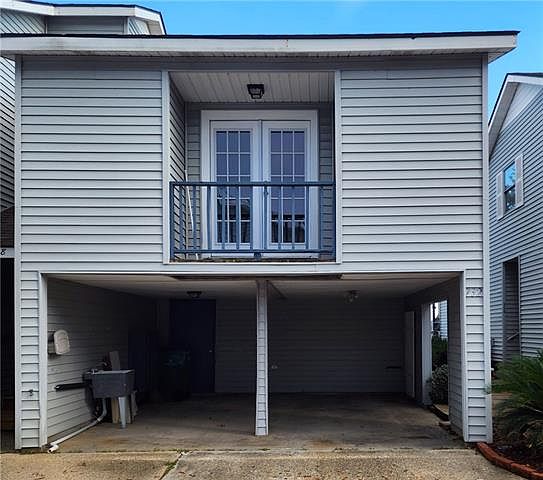 1st image of 732 Marina Dr