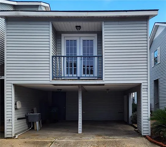 732 Marina Dr