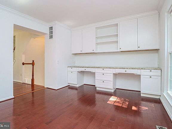 5th image of 10240 Sassafras Woods Ct
