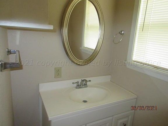 5th image of 2307 N Duncan St
