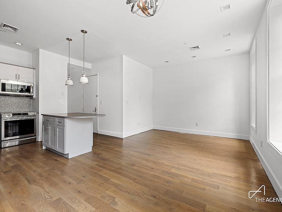 1st image of 11 Old Fulton St #2
