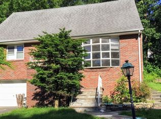 774 Ravenhill Pl, Ridgefield, NJ 07657