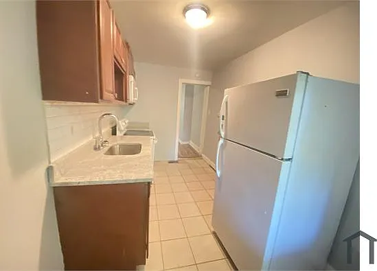 280 E Bringhurst St — Photo 5