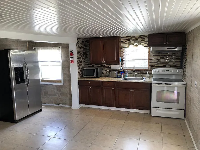 29156 Crawford Ave — Photo 6