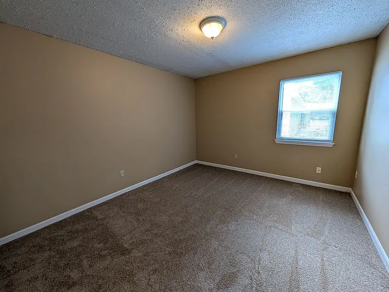 124 Westscott Dr — Photo 9