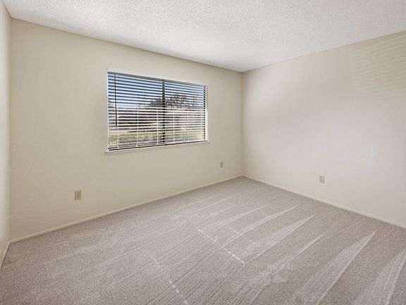 5th image of 29 Trent Ct