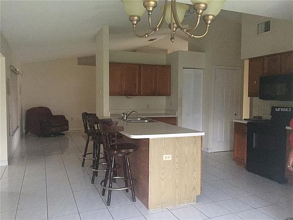 2nd image of 601 Gazelle Dr