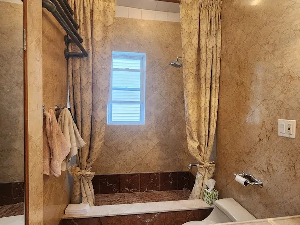 63-29 Dry Harbor Road image 12 of 13