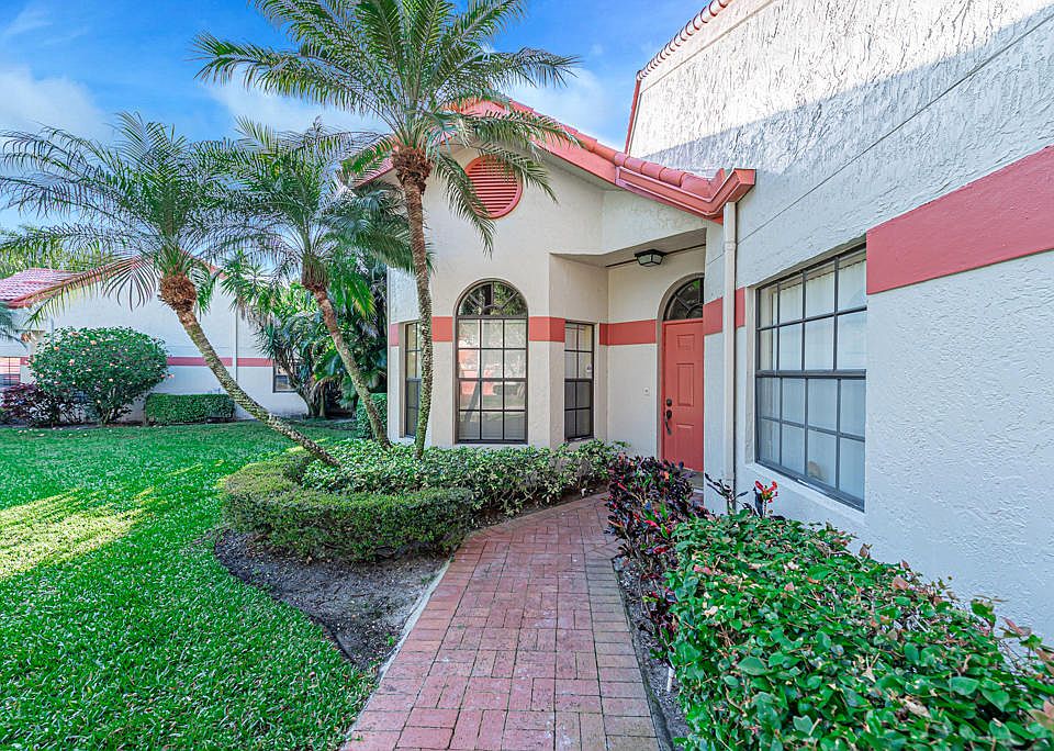 1st image of 7517 Lexington Club Blvd APT A