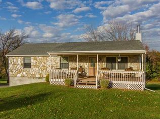 539 Station Rd, Rock Tavern, NY 12575