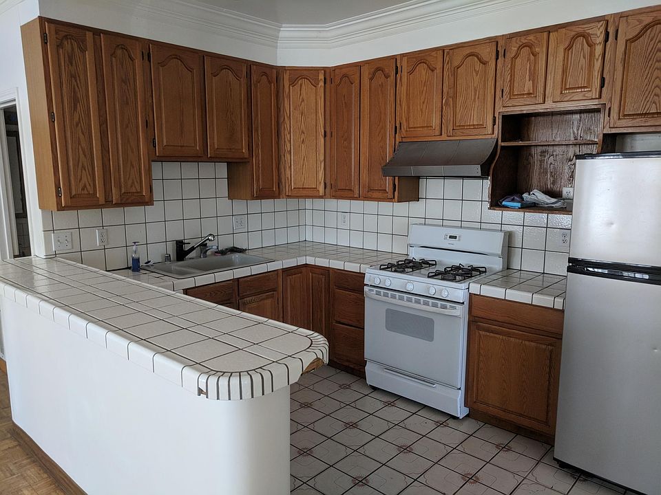 1st image of 3926 Cabrillo St