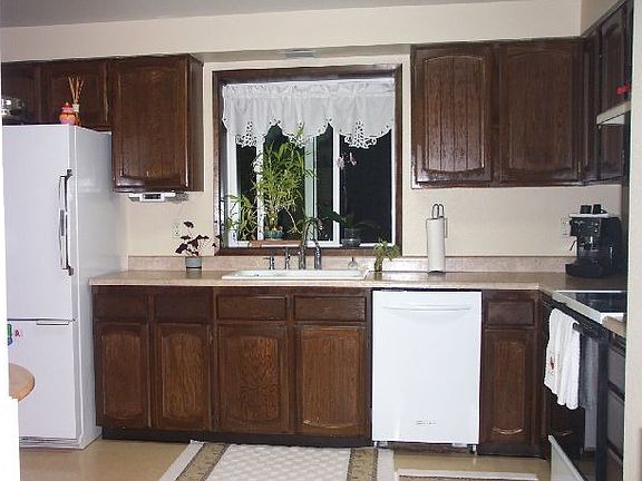 Upgraded appliances. Eat area.