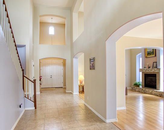 3rd image of 18465 W Ivy Ln