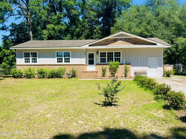 905 Belleview Circle W, Beaufort, SC 29902
