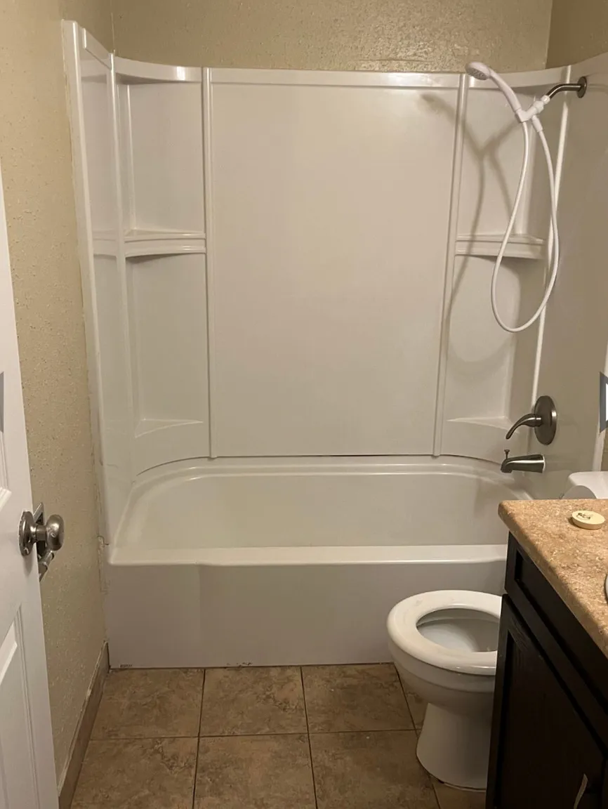 2 bed, 880 sqft, $1,420 — Photo 2