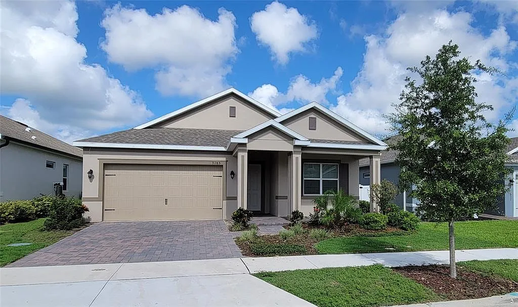 4 bed, 3.0 bath, 2272 sqft, $2,490 — Photo 1