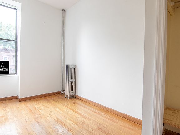 4th image of 448 Hancock St #3