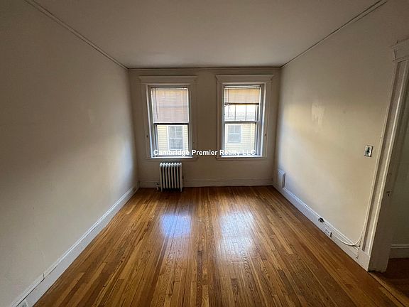 3rd image of 2 Crawford St #11G