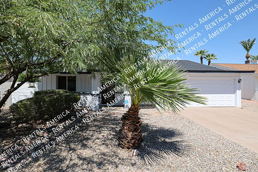 Nicely Updated Tempe Home! — Photo 2