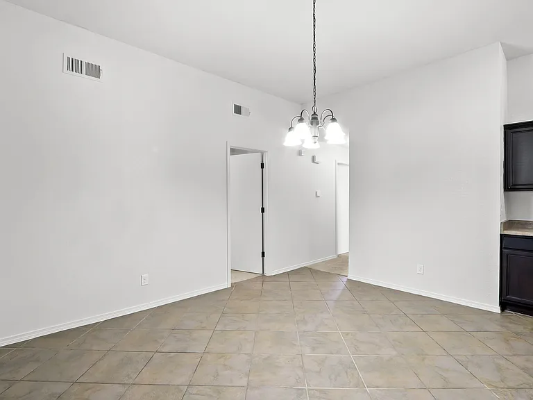 4821 Ramon Vega Ln — Photo 6