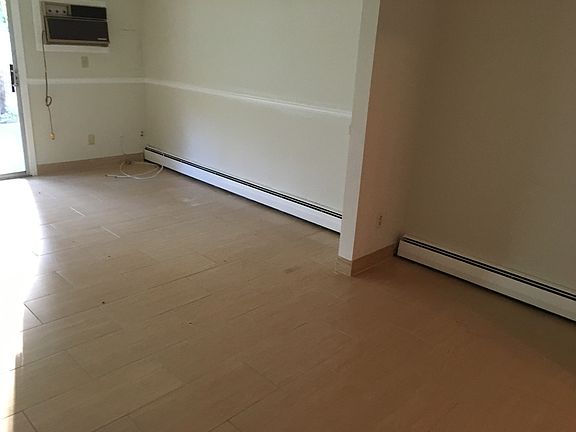 3rd image of 94 Roosevelt Dr