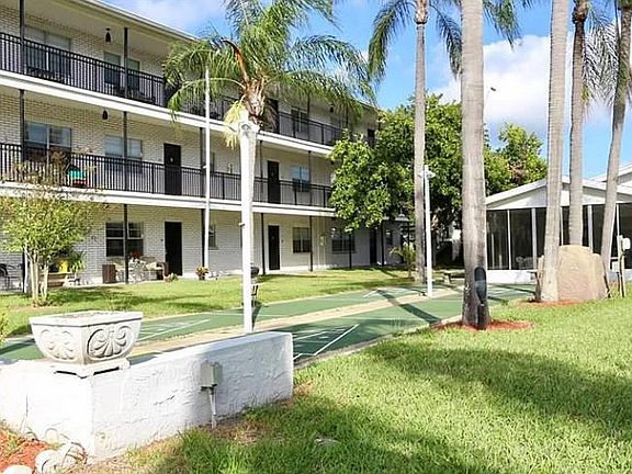 3rd image of 4050 4th St N APT 213
