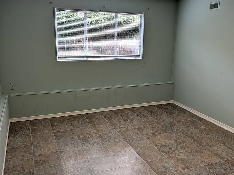 204 Catalina Ave — Photo 10