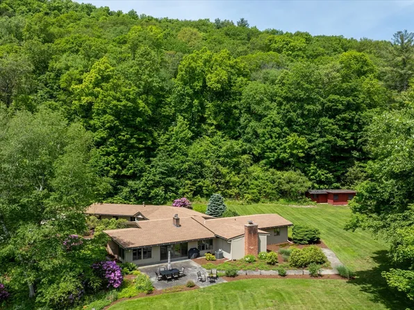 7 Sugar Loaf Cut, Simsbury, CT 06092