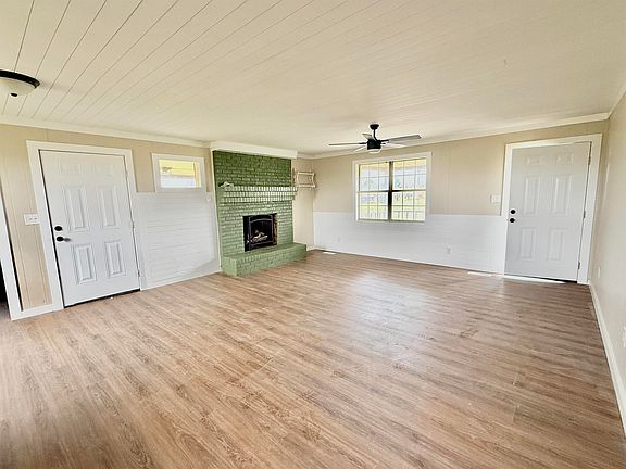 5th image of 203 Allen Ln