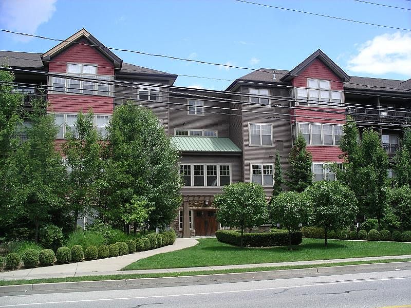 1 Front of building 030