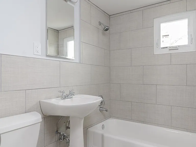 67 Rhodes Cir — Photo 8