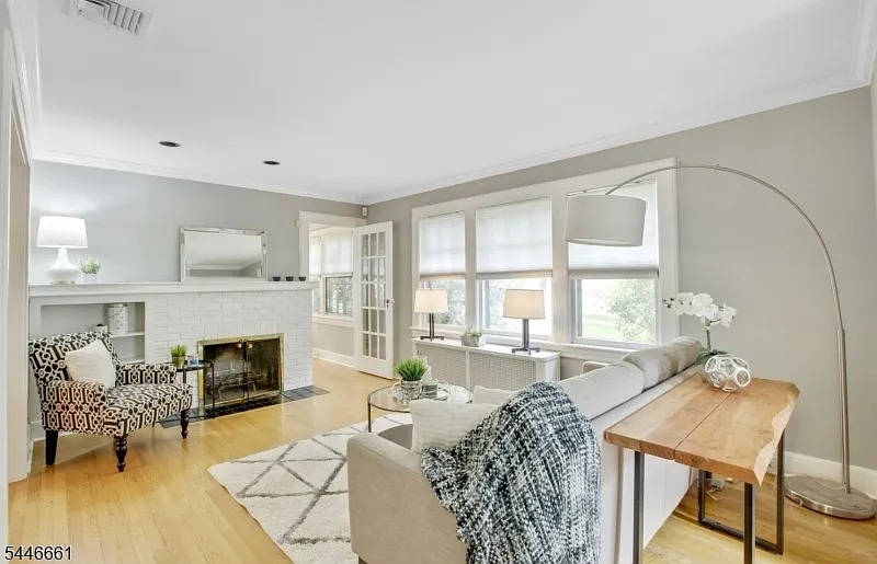 4 bed, 1.5 bath, $4,999 — Photo 3