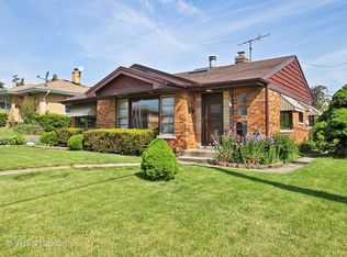 7036 W Howard St, Niles, IL 60714