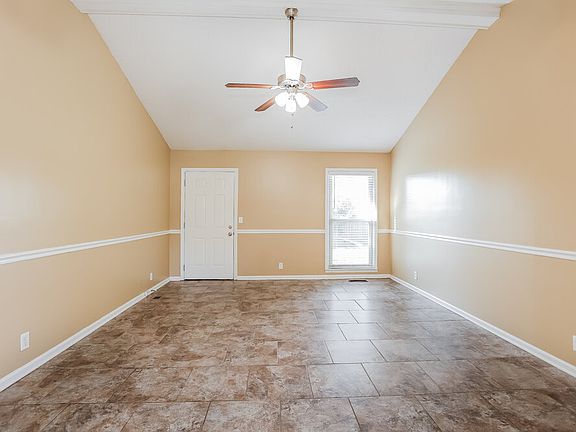 4th image of 537 Heritage Ln