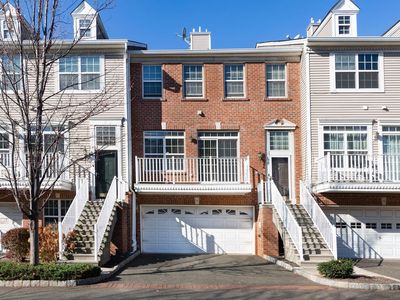 11 Alexander Ct, Jersey City, NJ, 07305