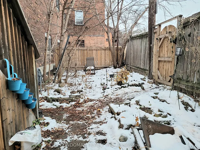 133 John St S #2 — Photo 11